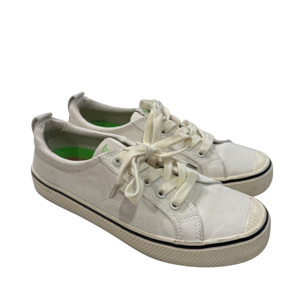 Cariuma OCA Low Canvas Sneaker~White Unisex Shoes~Womens 7.5 Mens 6 EUC